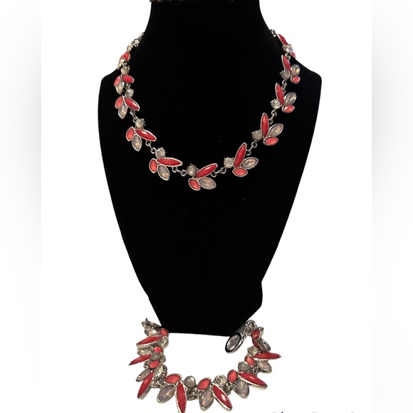 White House Black Market Necklace & Bracelet - Picture 5 of 8